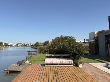 Casa en venta-Santa Isabel-Laguna-4 Ambientes-Pileta climatizada-Ingeniero Maschwitz-Escobar