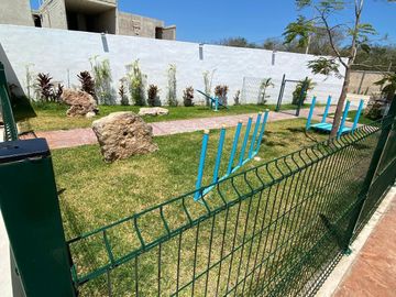 En venta casa de 4 recámaras en privada residencial zona de Tamanché
