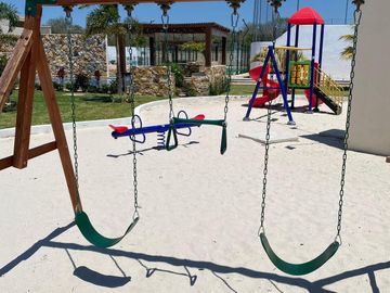 En venta casa de 4 recámaras en privada residencial zona de Tamanché