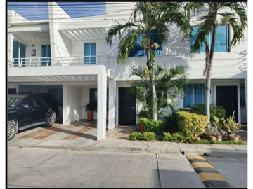 Casa Remodelada en Conjunto Cerrado – Bavaria, Santa Marta E-8