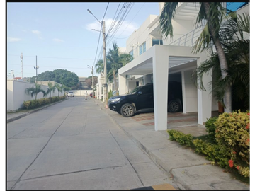 Casa Remodelada en Conjunto Cerrado – Bavaria, Santa Marta E-8