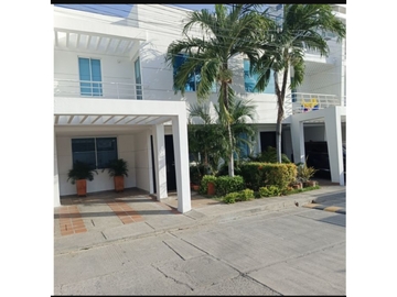 Casa Remodelada en Conjunto Cerrado – Bavaria, Santa Marta E-8