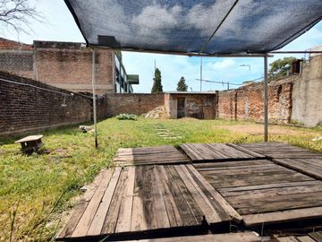 Venta Casa 3 Ambientes Con Parque En Castelar Sur