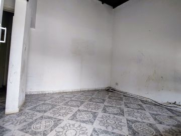 Venta Casa 3 Ambientes Con Parque En Castelar Sur