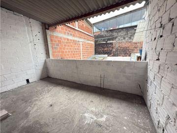VENTA CASA CON RENTA VILLAMARIA
