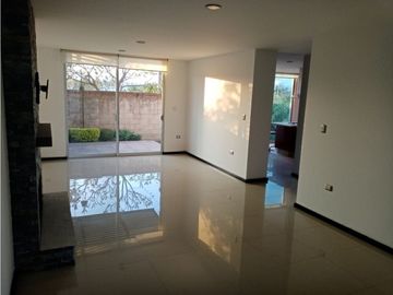 ✨ ¡HERMOSA CASA EN VENTA EN PARQUE VICTORIA, LOMAS DE ANGELÓPOLIS! ✨
