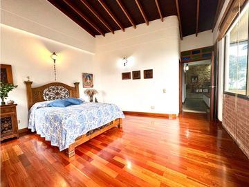Vendo Casa campestre sector la Catedral. Envigado