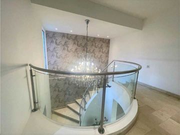 Hermosa casa en la Loma Benedictinos