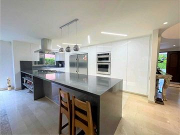 Hermosa casa en la Loma Benedictinos