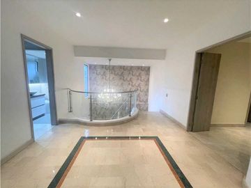 Hermosa casa en la Loma Benedictinos
