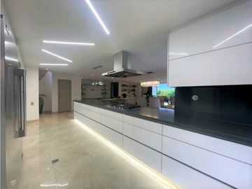 Hermosa casa en la Loma Benedictinos