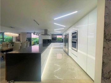 Hermosa casa en la Loma Benedictinos