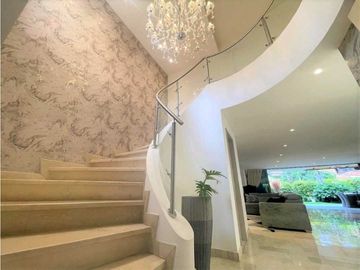 Hermosa casa en la Loma Benedictinos