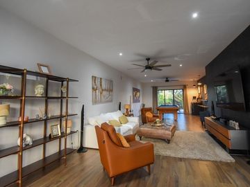 En Venta Casa en Residencial Jardines de Rejoyada en Mérida Yucatán.