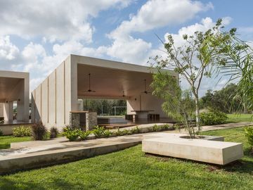 En Venta Casa en Residencial Jardines de Rejoyada en Mérida Yucatán.