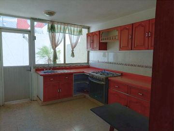 CASA EN VENTA EN COL. PATRIMONIO, ZONA CIUDAD UNIVERSITARIA, PUEBLA