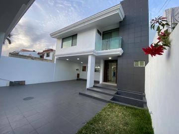 Casa en  Venta La Estancia, Jardines de Guadalupe