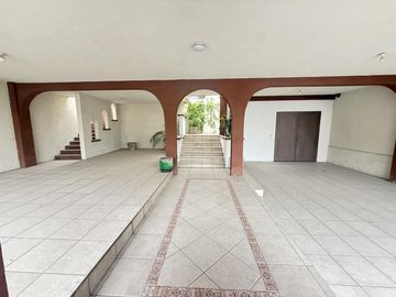 Casa en  Venta con  espacios amplios a 15 min de tec Guadalupe  Monterrey