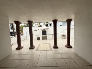 Casa en  Venta con  espacios amplios a 15 min de tec Guadalupe  Monterrey
