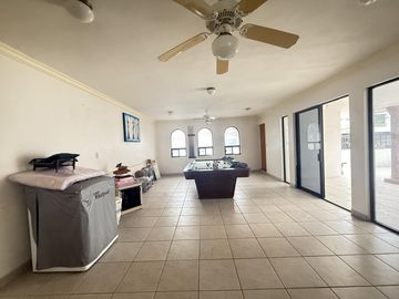 Casa en  Venta con  espacios amplios a 15 min de tec Guadalupe  Monterrey