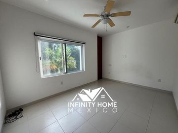 Casa amplia en renta o venta en Cumbres Cancun