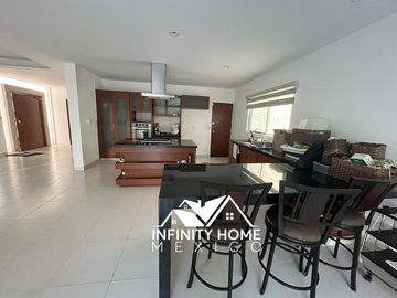 Casa amplia en renta o venta en Cumbres Cancun