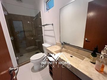 Casa amplia en renta o venta en Cumbres Cancun