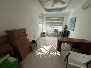 Casa amplia en renta o venta en Cumbres Cancun
