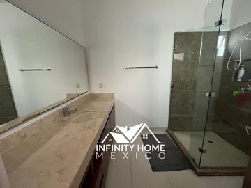 Casa amplia en renta o venta en Cumbres Cancun