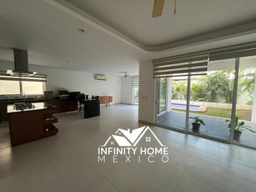 Casa amplia en renta o venta en Cumbres Cancun