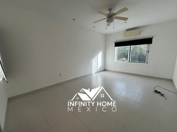 Casa amplia en renta o venta en Cumbres Cancun