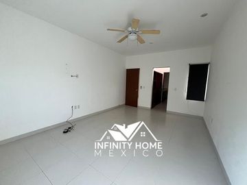 Casa amplia en renta o venta en Cumbres Cancun