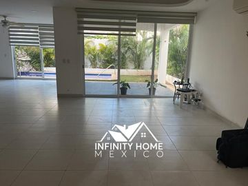 Casa amplia en renta o venta en Cumbres Cancun