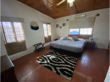 SEA CONFIABLE VENDE HERMOSA CASA BEACH FRONT CON ACCESO A LA PLAYA