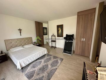 Se vende casa campestre en Armenia via El Caimo Bosques del Eden