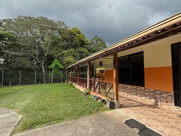 Finca pequeña en venta Circasia Quindio via Armenia