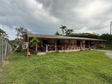 Finca pequeña en venta Circasia Quindio via Armenia