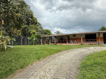 Finca pequeña en venta Circasia Quindio via Armenia