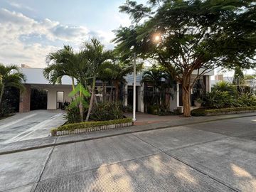 Hermosa casa campestre en venta Armenia Quindío vía La Tebaida