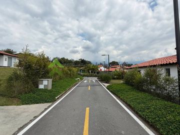 Se vende casa campestre en Armenia Quindío
Vía El Caimo La Tebaida