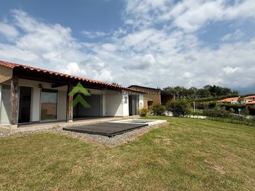 Se vende casa campestre en Armenia Quindío
Vía El Caimo La Tebaida