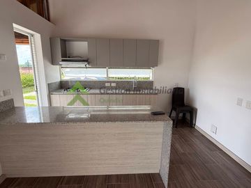 Se vende casa campestre en Armenia Quindío
Vía El Caimo La Tebaida