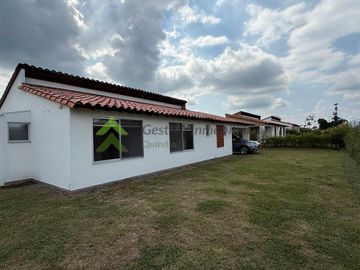 Se vende casa campestre en Armenia Quindío
Vía El Caimo La Tebaida