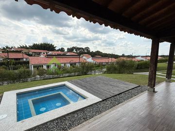 Se vende casa campestre en Armenia Quindío
Vía El Caimo La Tebaida