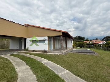 Se vende casa campestre en Armenia Quindío
Vía El Caimo La Tebaida
