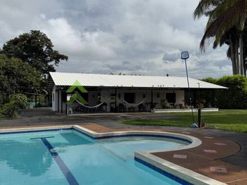 Finca pequeña en venta Armenia Quindío vía La Tebaida