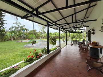 Finca pequeña en venta Armenia Quindío vía La Tebaida