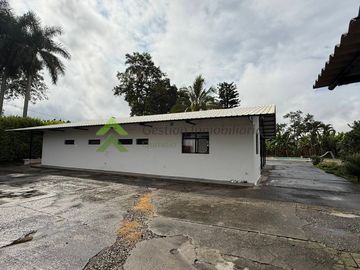 Finca pequeña en venta Armenia Quindío vía La Tebaida