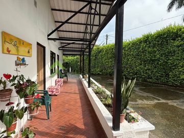 Finca pequeña en venta Armenia Quindío vía La Tebaida