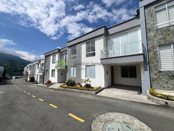 Se vende casa en el Norte de Armenia Quindío en conjunto cerrado